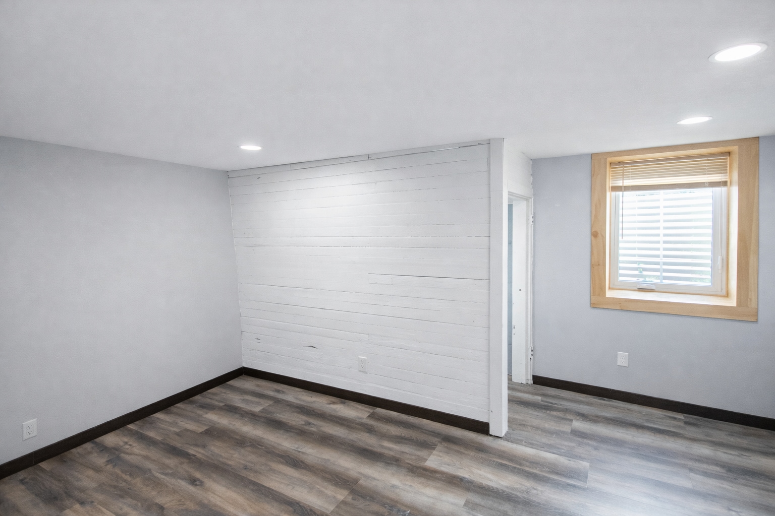 Building Photo - 809 13th Ave SE