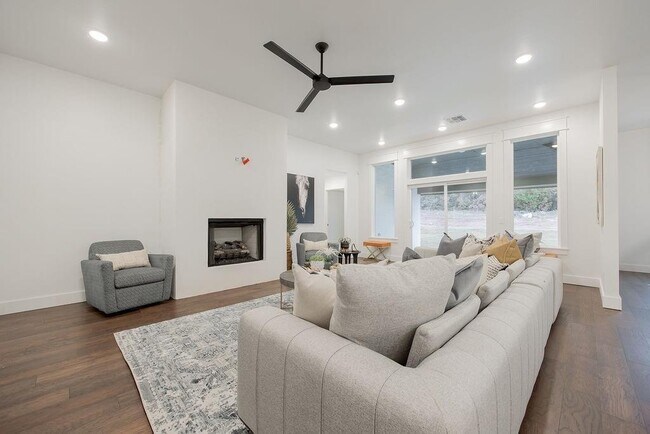 Building Photo - 7917 Behr Dr