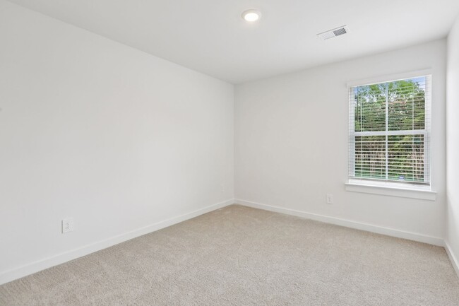 Building Photo - 7148 Cedarcrest Ct