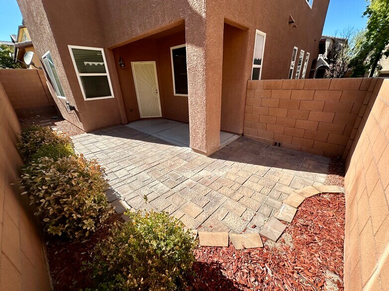 Backyard - 9341 W Pearblossom Sky Ave