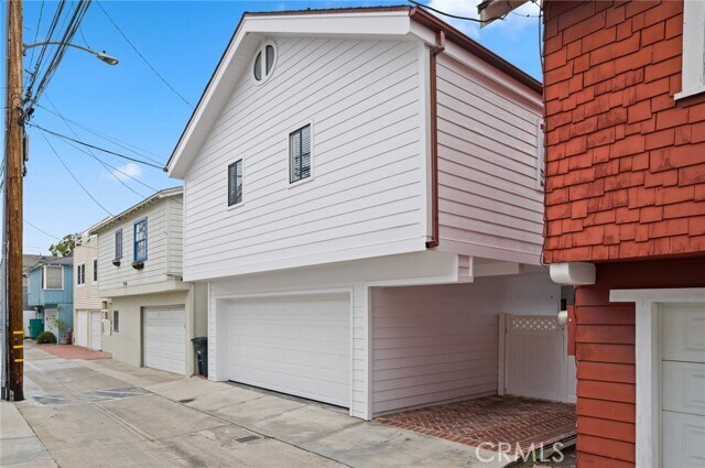 Building Photo - 117 Marine Ave