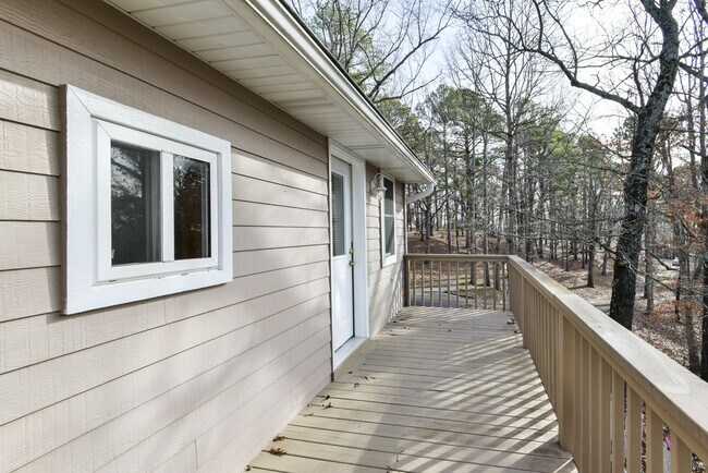 Building Photo - 5558 State Hwy 265