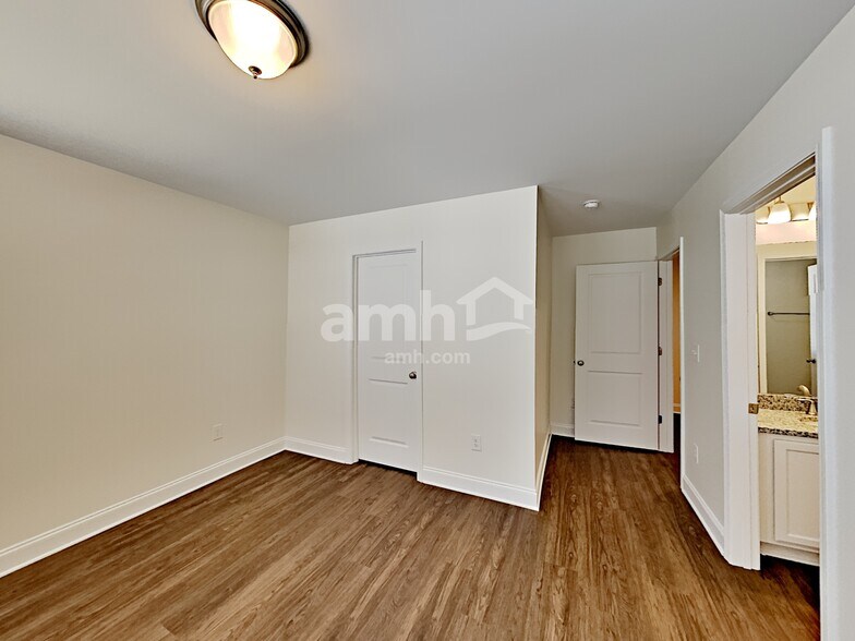 Building Photo - 114 Lindridge Dr
