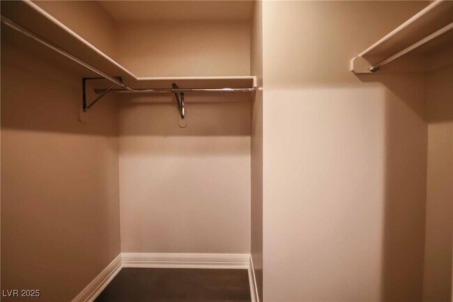 Building Photo - 150 S Las Vegas Blvd