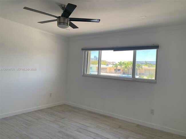 Building Photo - 3770 NE 171 St