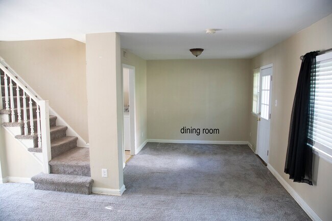 dining room - 12 S Pennewell Dr
