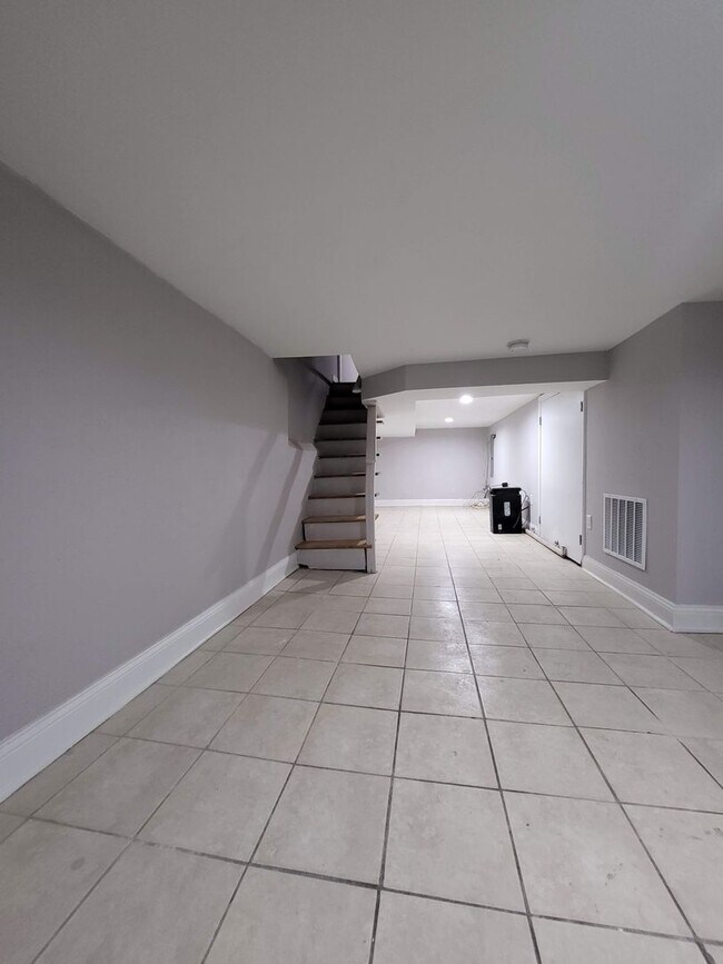 Building Photo - 3118 W Wilt St