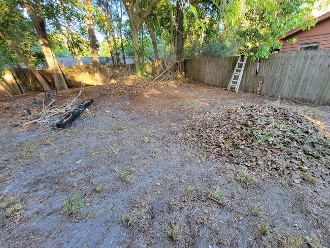 Building Photo - 4846 Royal Palm Ave