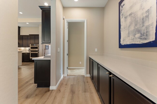 Building Photo - Stunning 5-Bedroom, 4.5-Bath Home in the S...