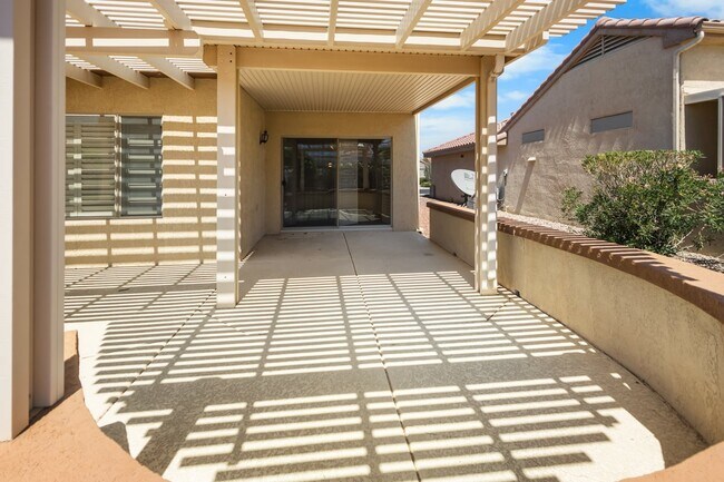 Building Photo - Sun City Grand Home