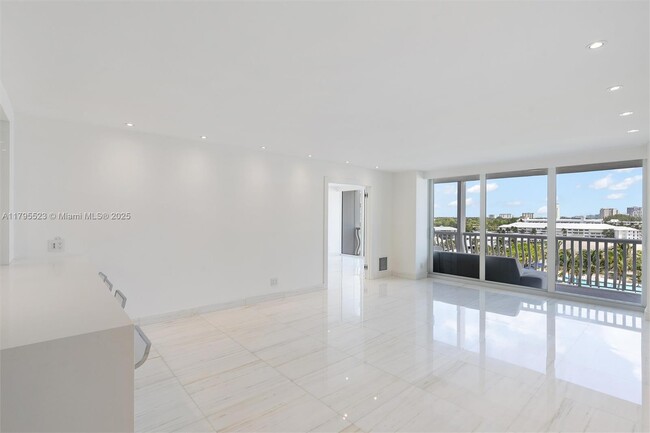 Building Photo - 2200 S Ocean Ln