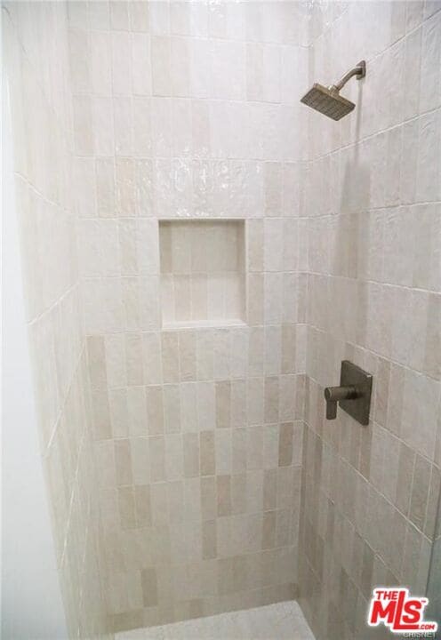 Building Photo - 601 Sweetzer Ave