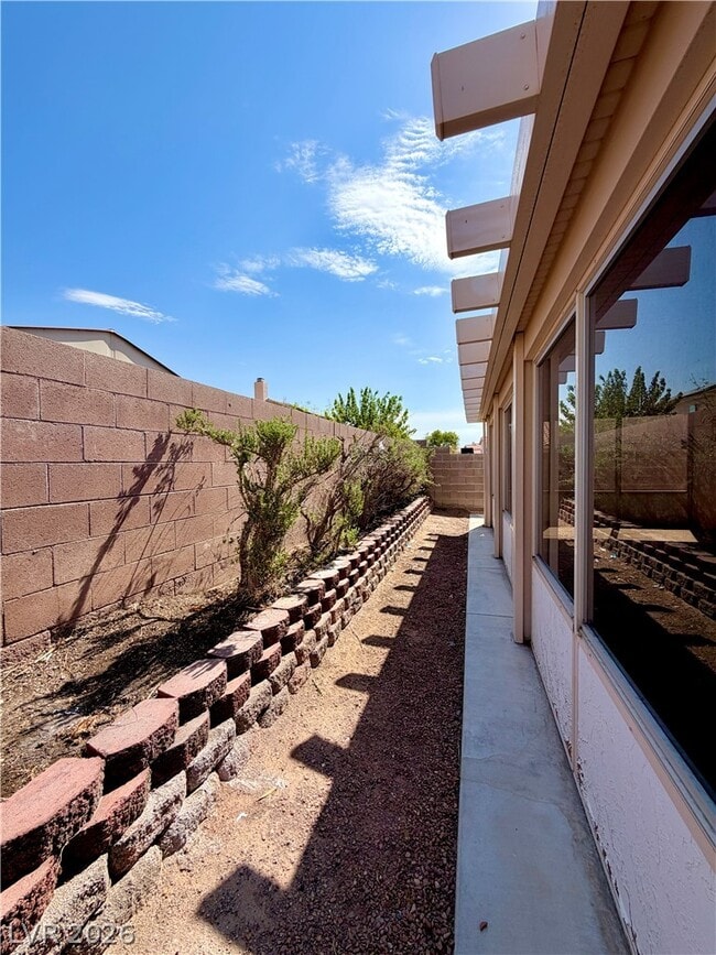 Building Photo - 7766 Little Valley Ave