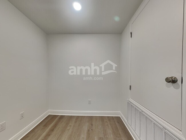 Building Photo - 6443 Atlantic Bch Ave