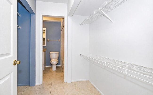 Building Photo - 5283 Images Cir