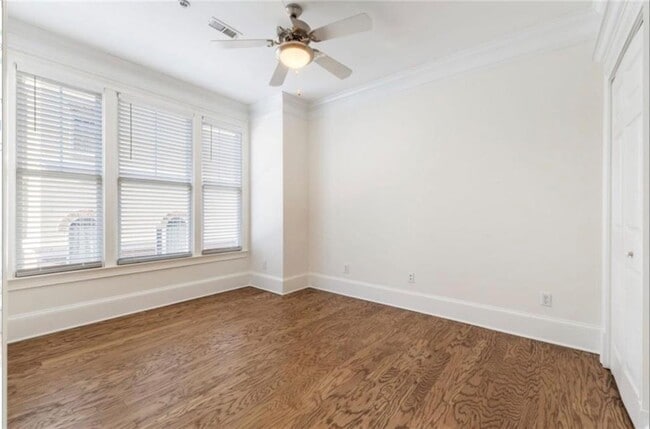 Building Photo - 802 Clifton Heights Ln NE