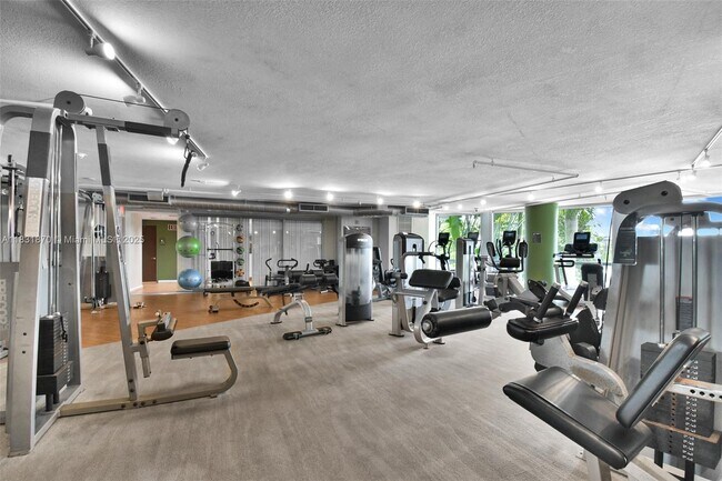 Building Photo - 2681 N Flamingo Rd