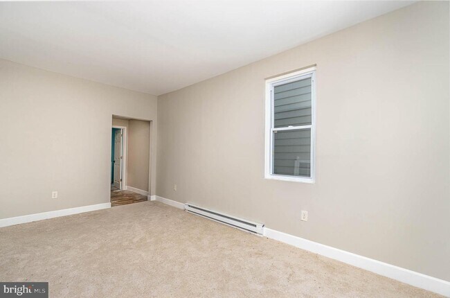 Building Photo - 60 Breckenridge St