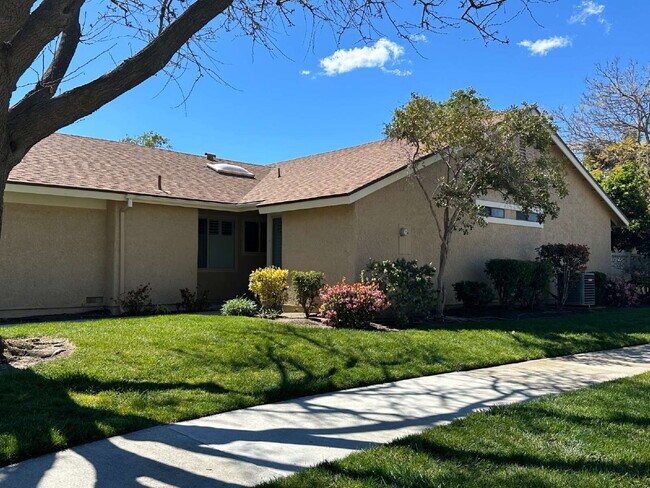 Building Photo - Enjoy Resort-Style 55+ Living in This Bright Camarillo Home