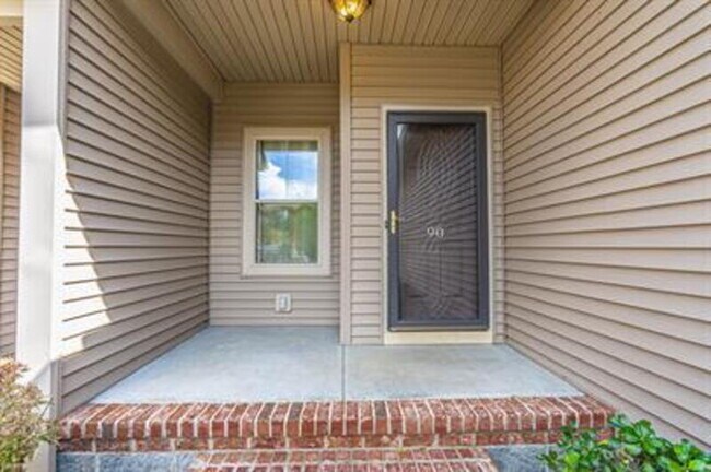 Building Photo - 90 Cypress Cir