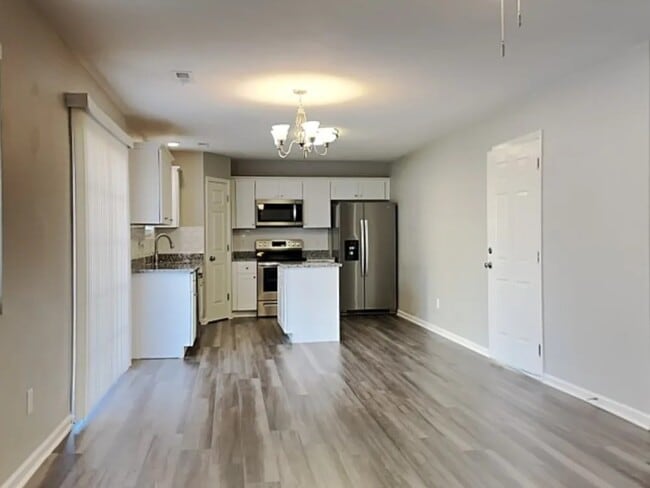 Building Photo - 802 Brantford Dr