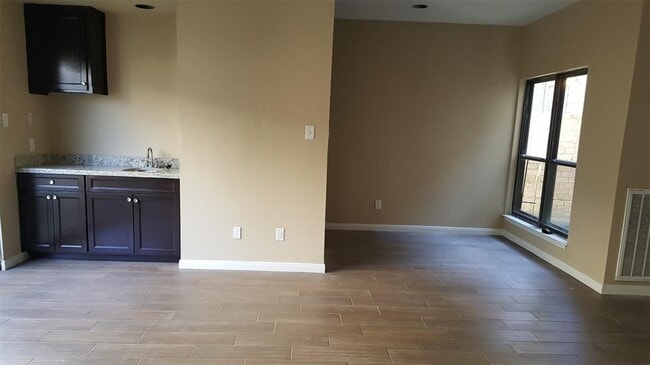 Building Photo - 12625 Memorial Dr