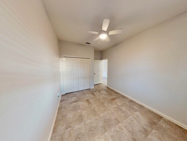 Building Photo - 1404 Mulligan Dr