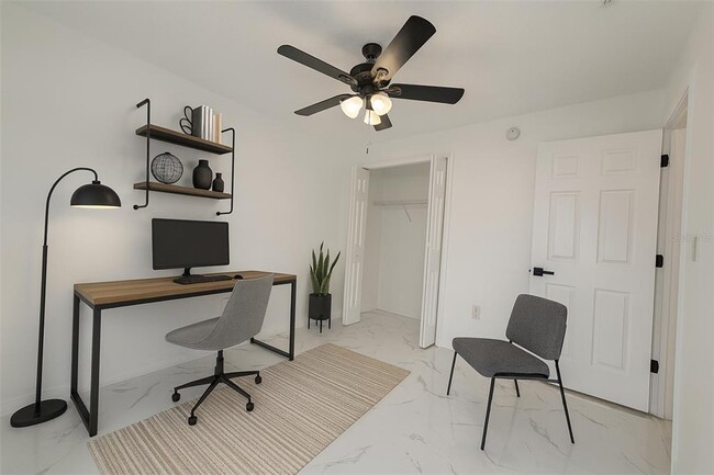 Building Photo - 1820 Hallcrest Dr