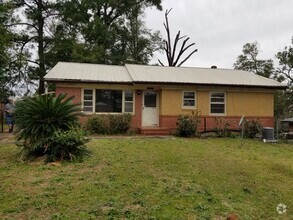 Building Photo - Charming 3 bed 1 bath