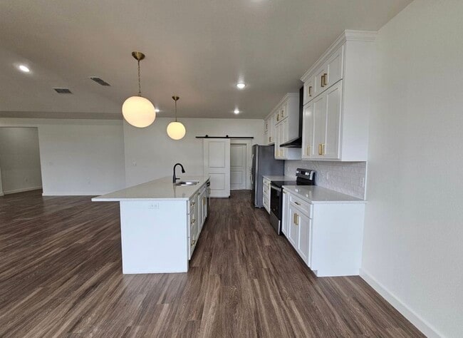 Building Photo - 301 Primrose Pt