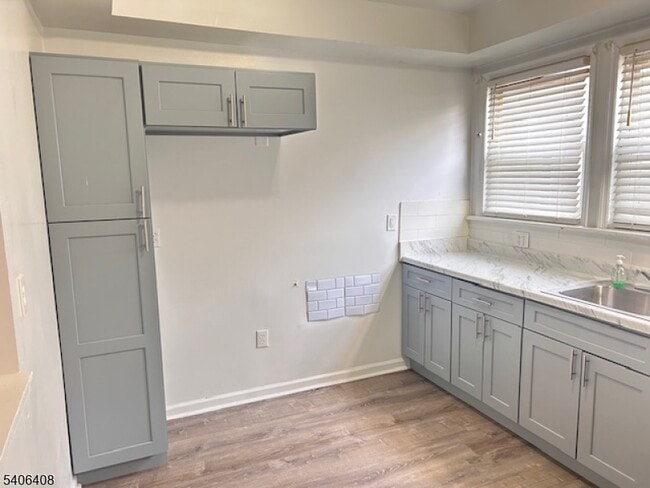 Building Photo - 185 Goldsmith Ave