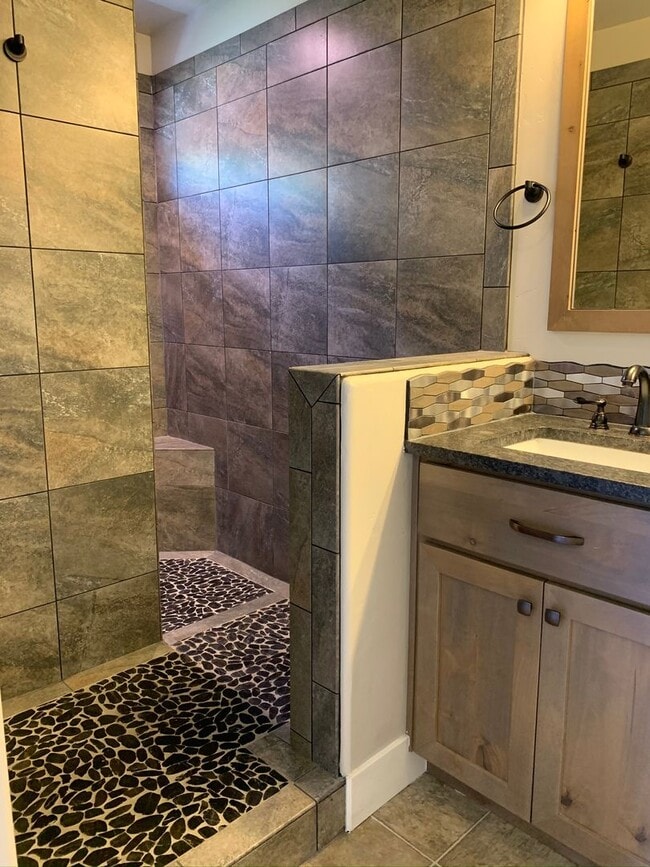 Building Photo - Move-In Special! $100 off first month's rent! Beautiful 3 bed 2 bath home in the Eaglefield Villa...