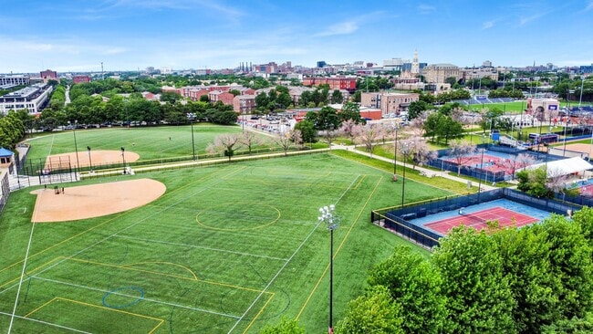 Building Photo - 1111 W 15th St