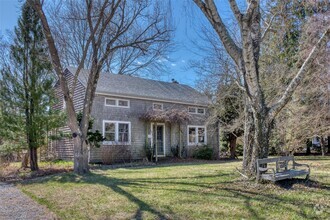 Building Photo - 695 Hales Rd