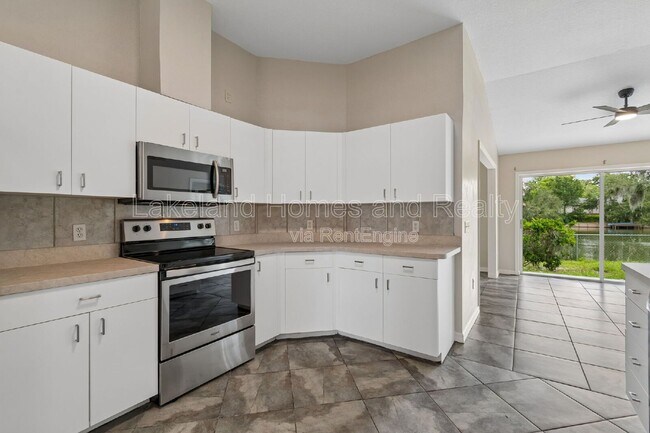 Building Photo - 95 Woodside Dr