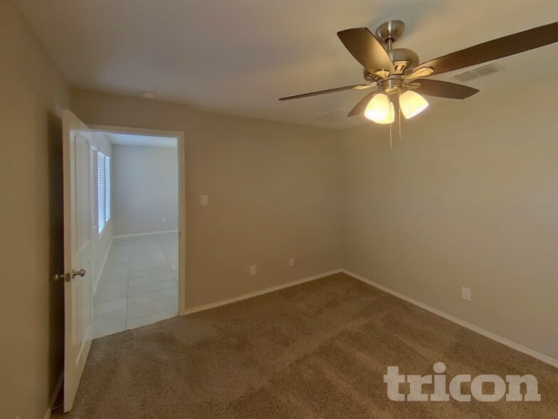 Building Photo - 112 Cornstalk Ln