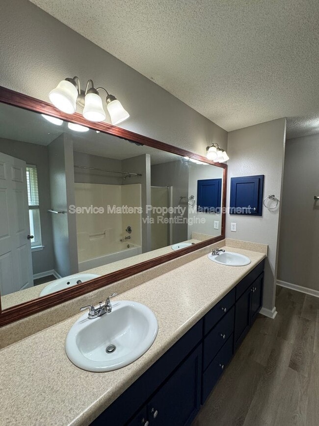Building Photo - 5079 Cocoa Dr