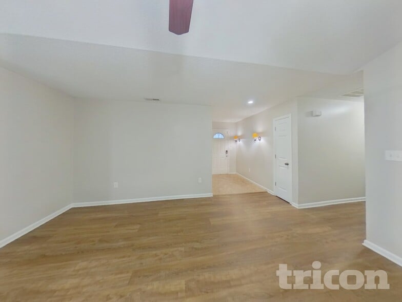 Building Photo - 4688 Falcon Chase Dr SW
