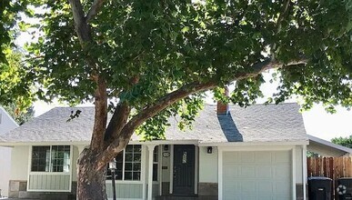 Building Photo - Beautiful East Sac Home