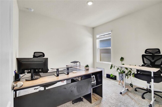 Building Photo - 1701 Southfork Dr