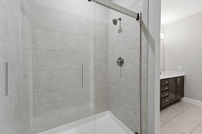 Building Photo - 5339 Highpointe Lakes Dr