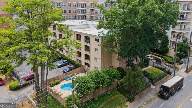 Building Photo - 395 Pharr Rd NE