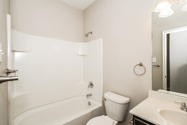 Building Photo - 368 Magma Dr