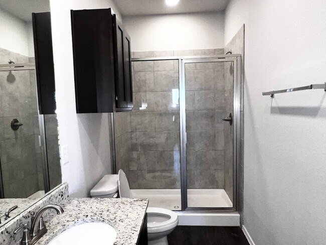 Building Photo - Luxury Duplex | 3 Bed/2 Bath | 1-Story | Covered Deck | Near Randolph AFB & Ft Sam