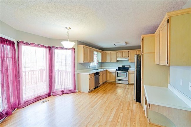Building Photo - 3503 Pine Grove Dr