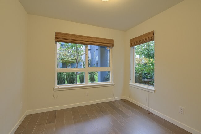 Building Photo - 14661 36th Ct NE