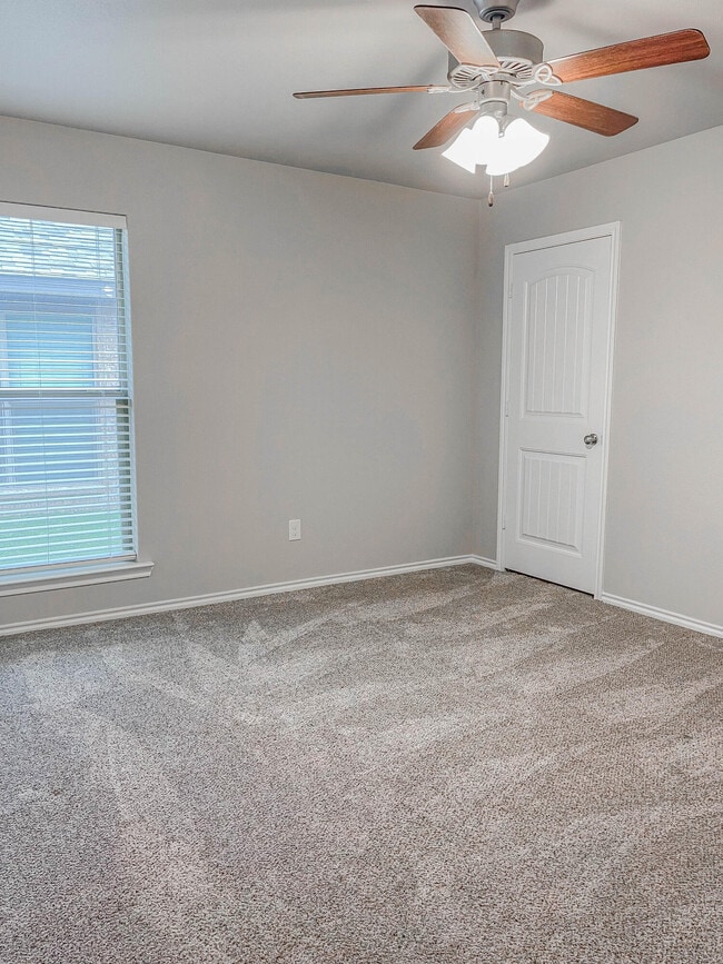 Building Photo - 14109 Avenue W