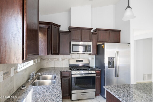 Building Photo - 14368 Chris Zingo Ln