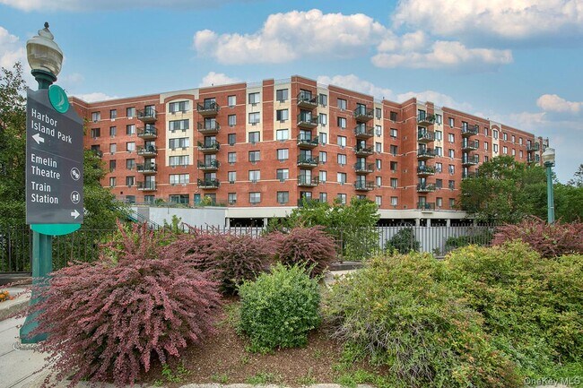 Building Photo - 123 Mamaroneck Ave