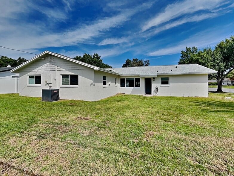 Building Photo - 2852 Scarlet Rd